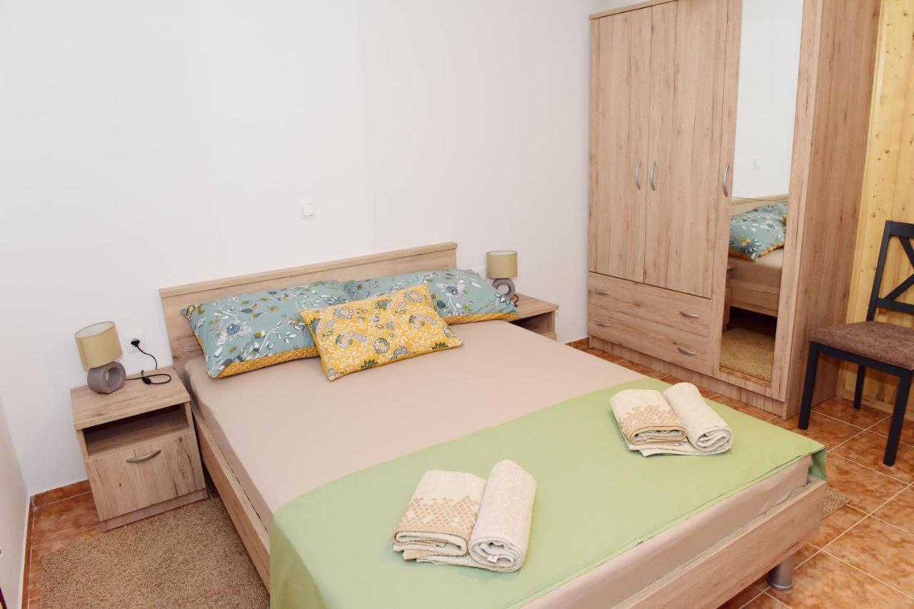 Apartman Bingo Josipdol Exteriör bild