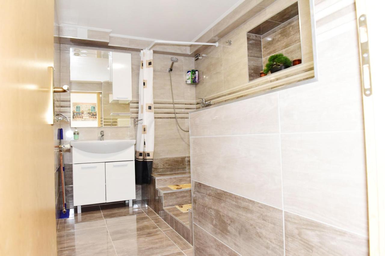 Apartman Bingo Josipdol Exteriör bild