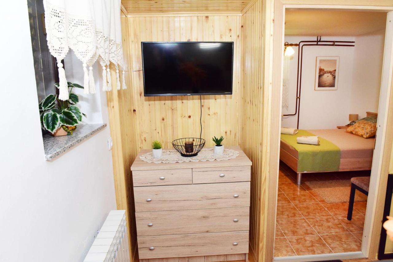 Apartman Bingo Josipdol Exteriör bild